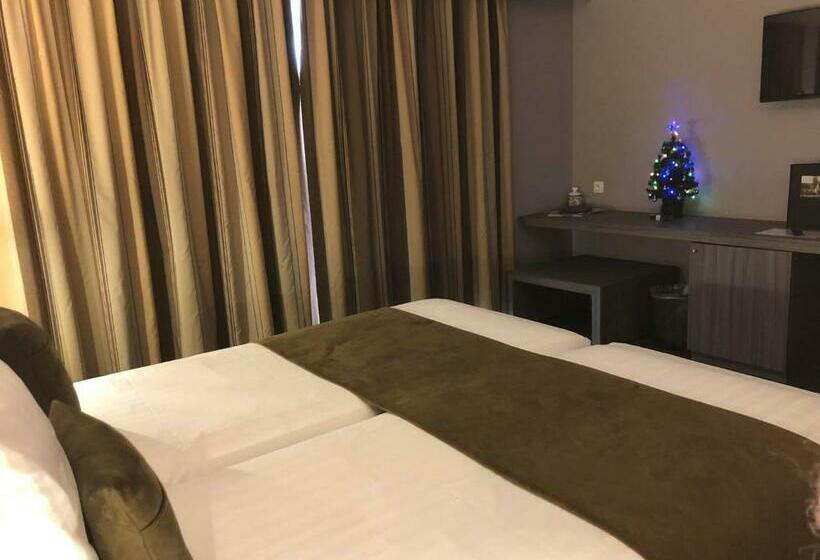 Номер Стандарт, Gemeente Huis