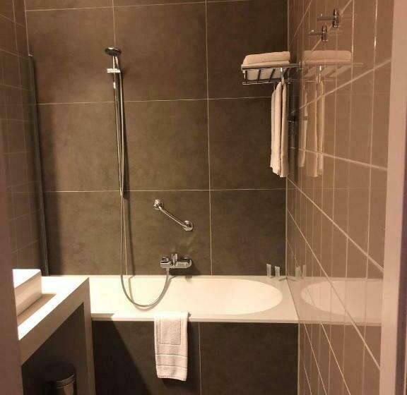 Номер Стандарт, Gemeente Huis