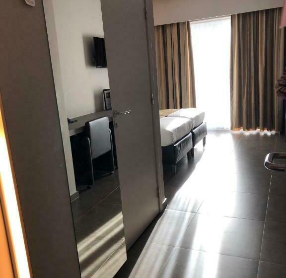 Номер Стандарт, Gemeente Huis