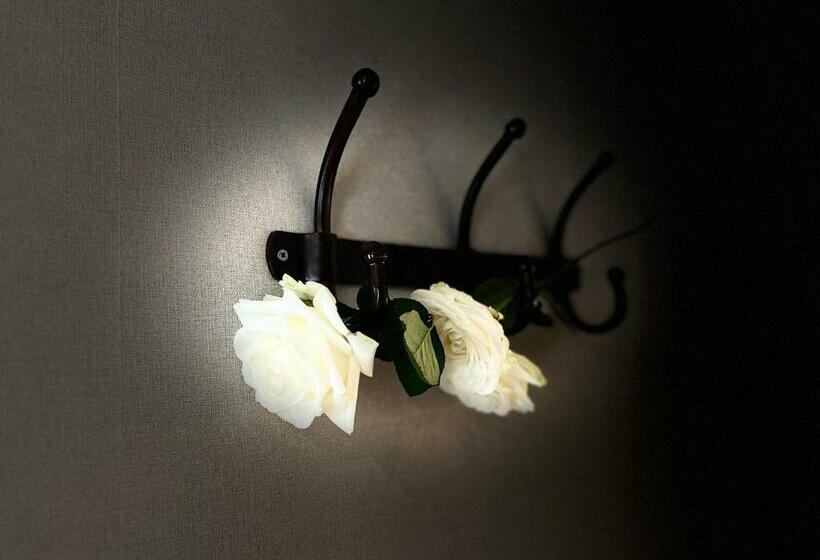 デラックスルーム, Het Heilig Genot