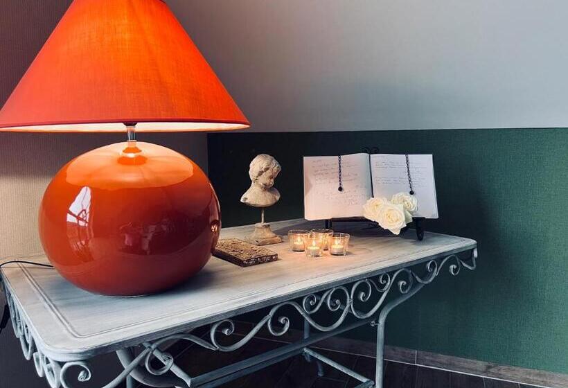 デラックスルーム, Het Heilig Genot