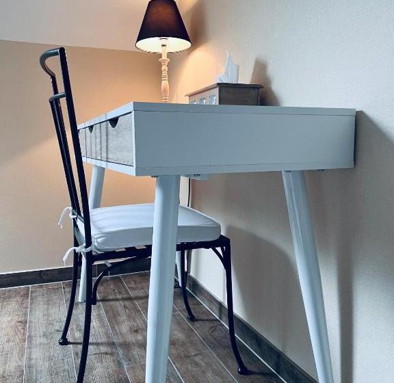 デラックスルーム, Het Heilig Genot