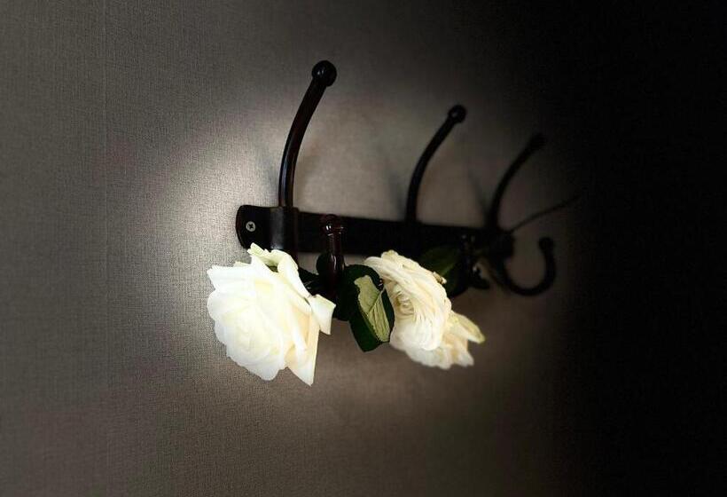 コンフォートルーム, Het Heilig Genot