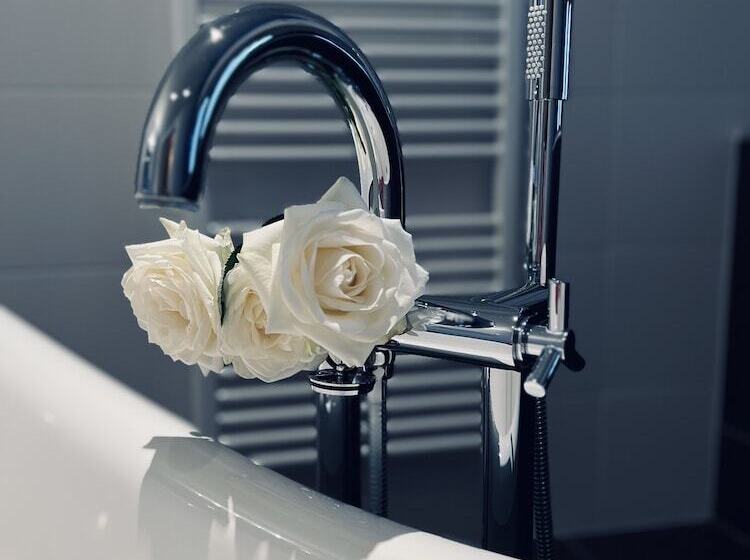 デラックスルーム, Het Heilig Genot