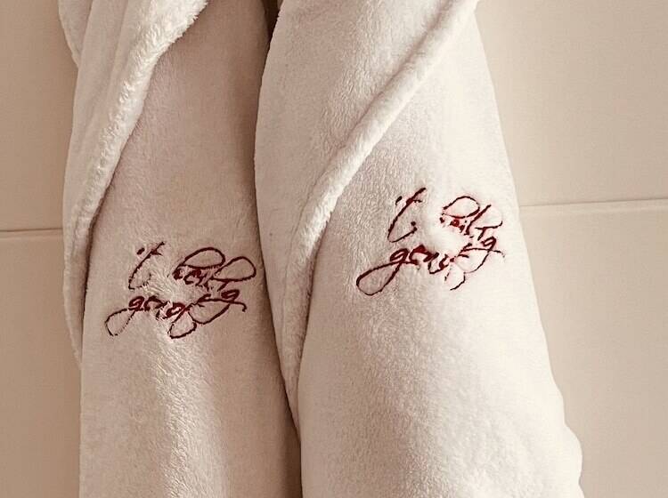 デラックスルーム, Het Heilig Genot