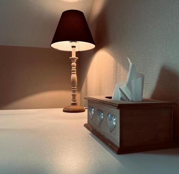 デラックスルーム, Het Heilig Genot