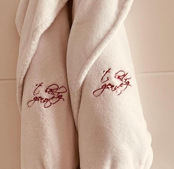 デラックスルーム, Het Heilig Genot