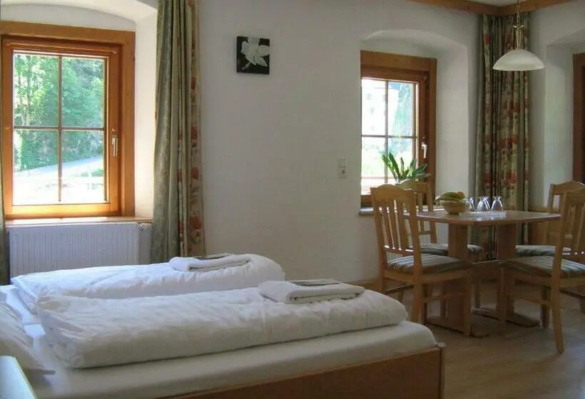 Perhehuone, Kammerhof