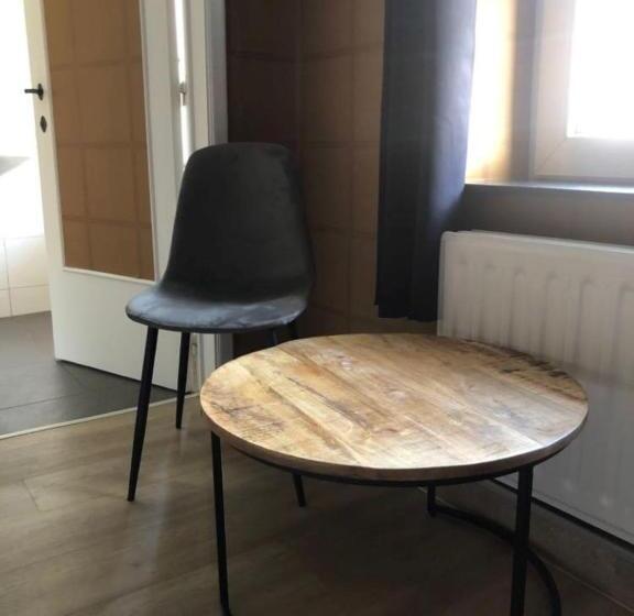 اتاق استاندارد, Le Limbourg