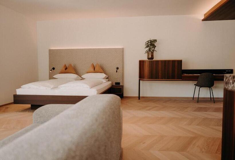 סוויטה דלוקס, Nesslerhof