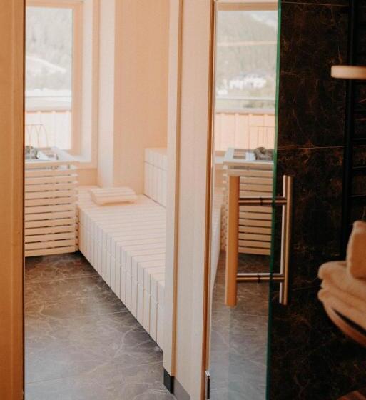 סטודיו דלוקס, Nesslerhof