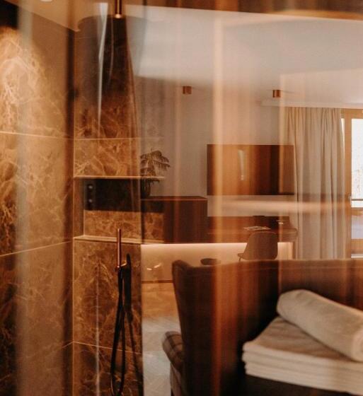 סטודיו דלוקס, Nesslerhof