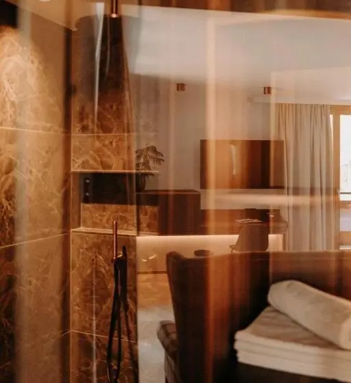 Deluxe-studio, Nesslerhof