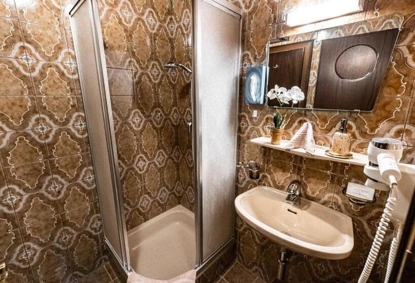 חדר סטנדרט יחיד, Olympia