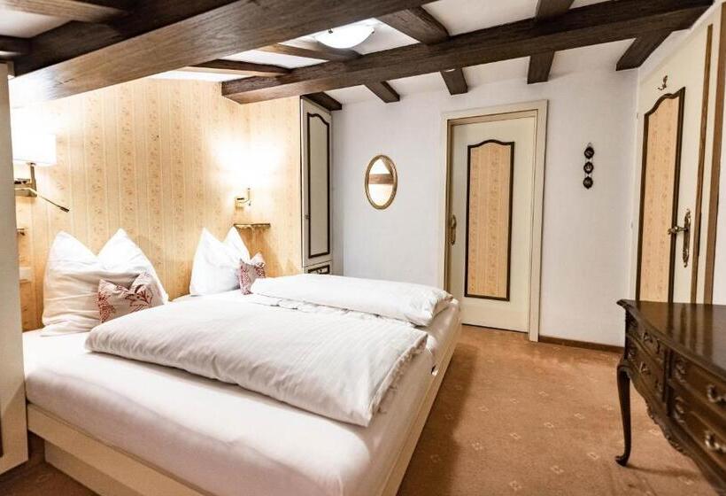 חדר סטודיו סטנדרד, Olympia