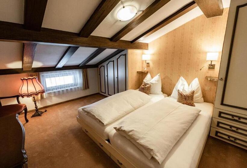 חדר סטודיו סטנדרד, Olympia