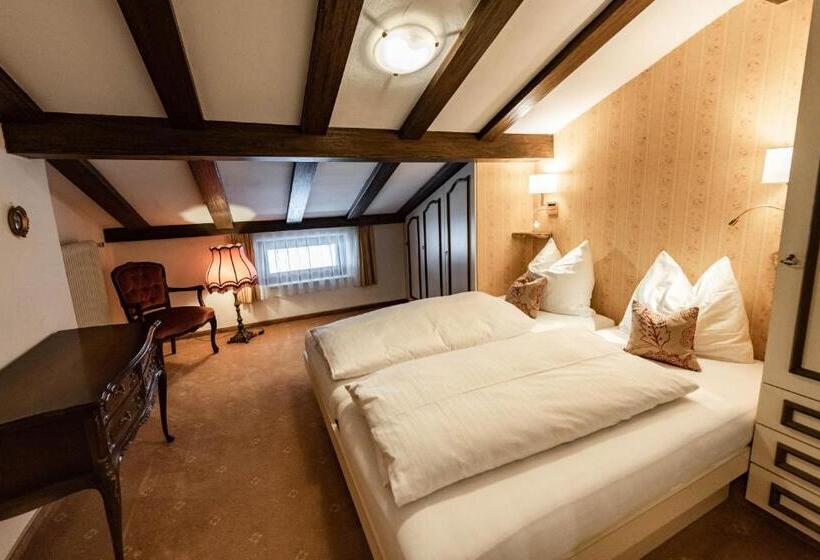 חדר סטודיו סטנדרד, Olympia