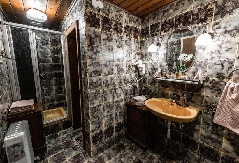 חדר סטודיו סטנדרד, Olympia