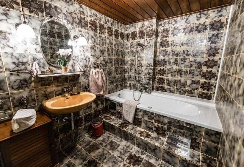 חדר סטודיו סטנדרד, Olympia