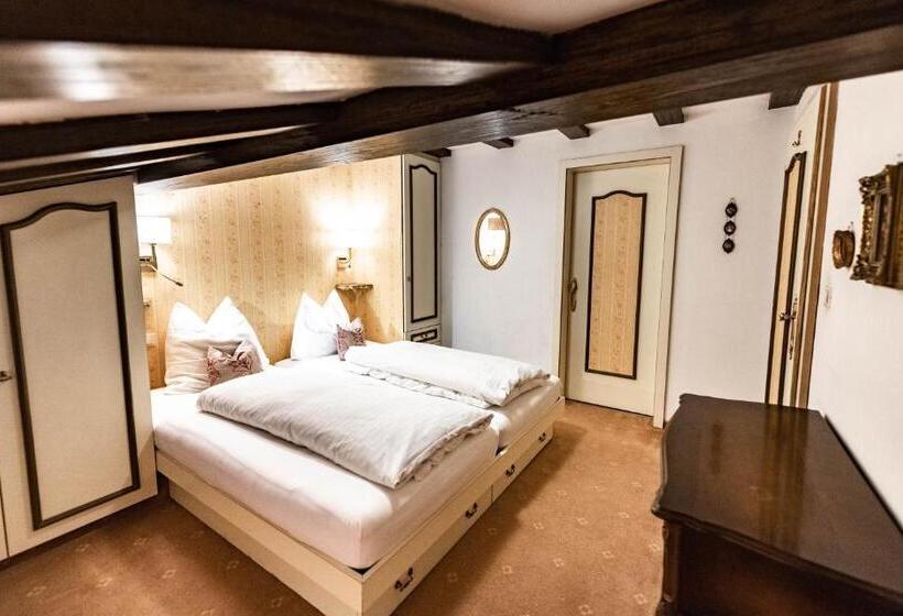 חדר סטודיו סטנדרד, Olympia