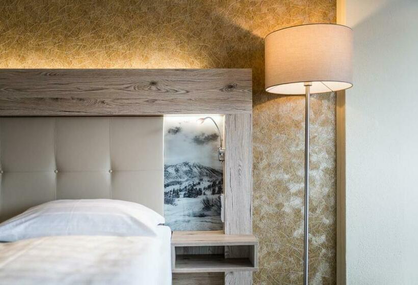 غرفة قياسية مطلّة علي البحيرة, Panorama Hotel Turracher Höhe