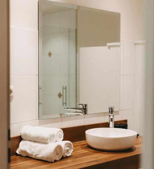 스탠다드 스튜디오 풀장 전망, Rosenhof Murau