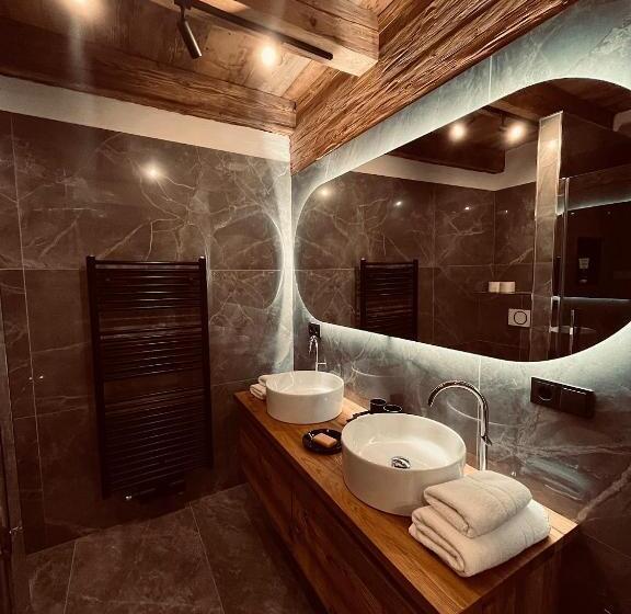 수피리어 스튜디오, Rosenhof Murau