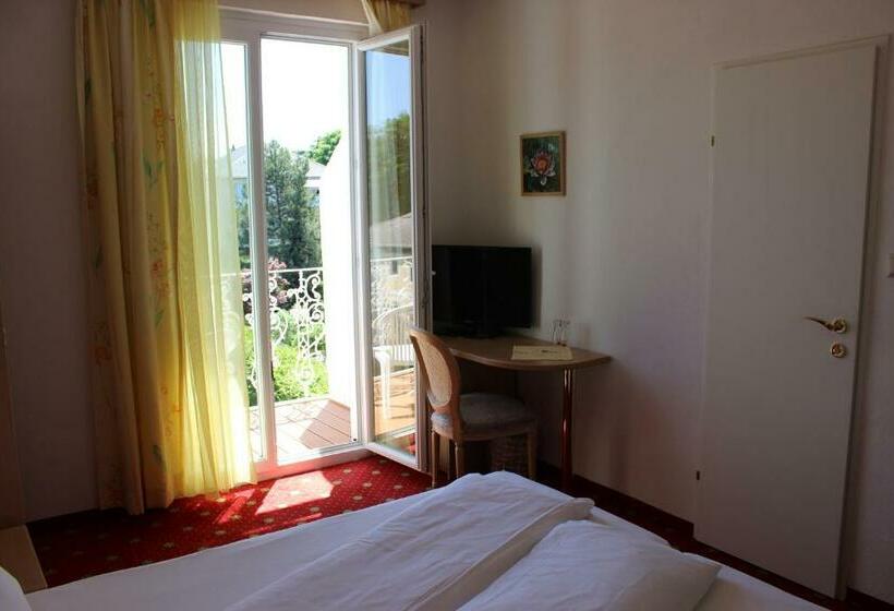 اتاق استاندارد با بالکن, Villa Auguste