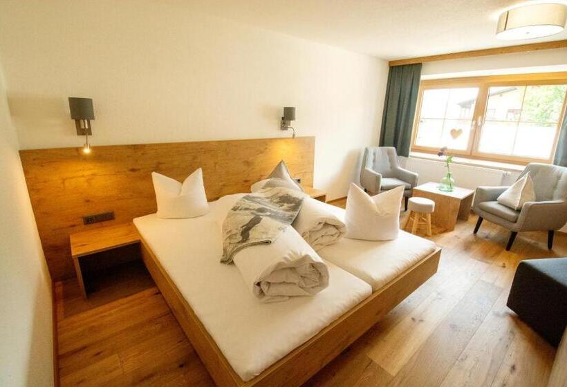 Номер Economy, Zum Urviech Erwachsenen