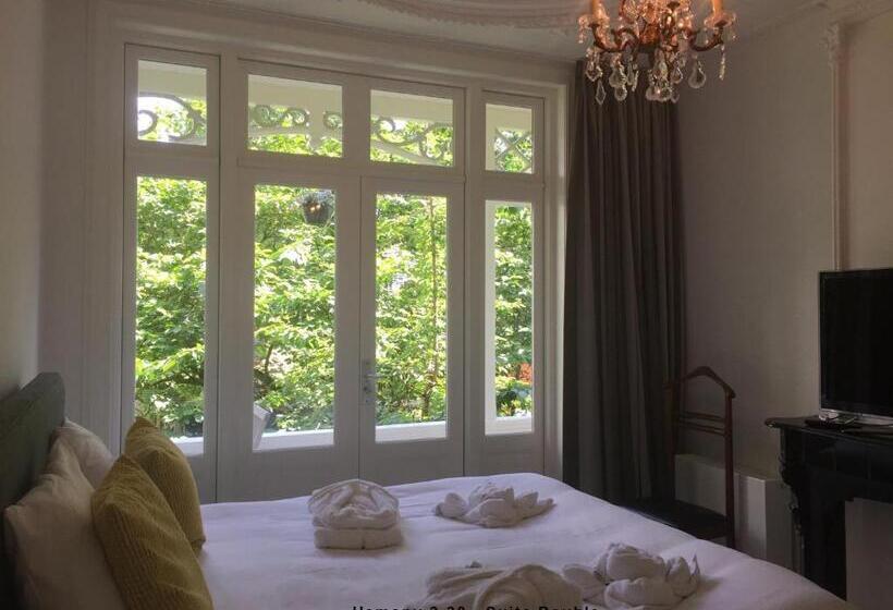 سوئیت با بالکن, Nine T Teen Bed And Boutique