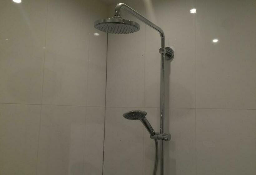 سوییت, Nine T Teen Bed And Boutique