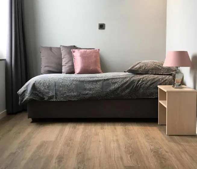 اتاق راحتی سه تخته, Charmehotel Kruishof