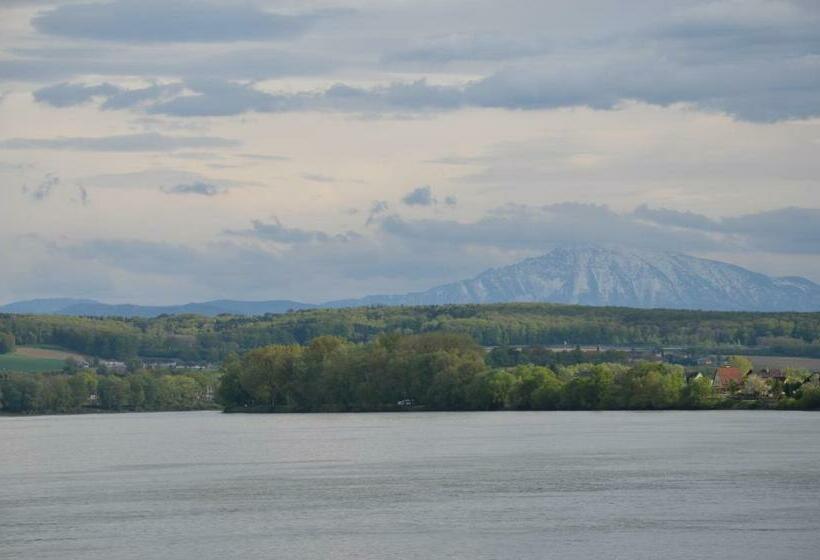 חדר סטנדרט לשלושה, Fischwirtshaus Landmotel Die Donaurast