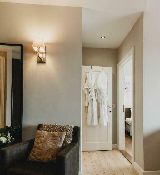 חדר סטנדרט לארבעה, Grand Hotel Belle Vue