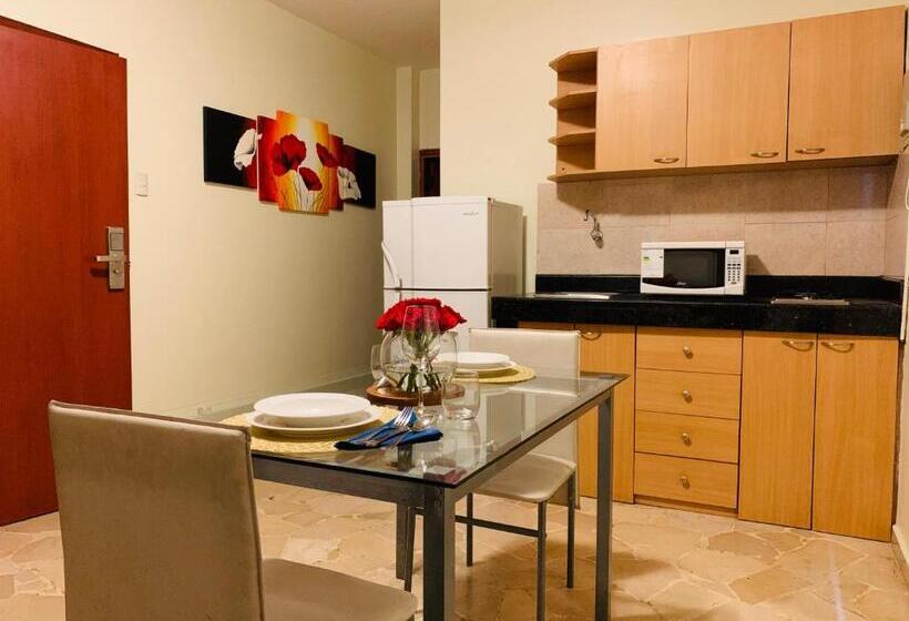 سوییت جونیور, San Francisco Apart