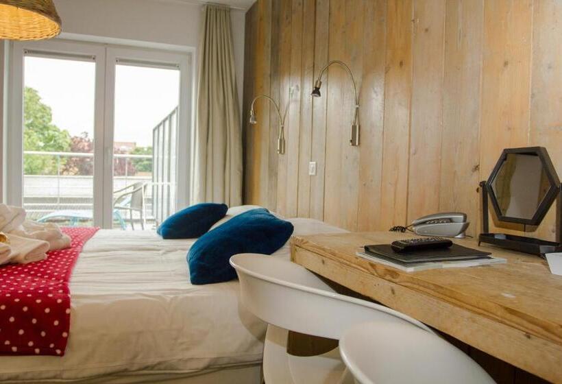 Номер Стандарт с Балконом, Aan Zee