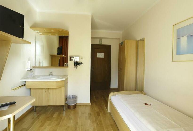 اتاق استاندارد یک تخته با بالکن, Alpen.adria.stadt