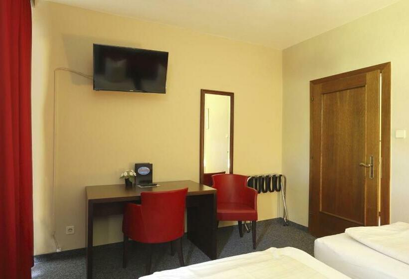 חדר סטנדרט עם מרפסת, Alpen.adria.stadt