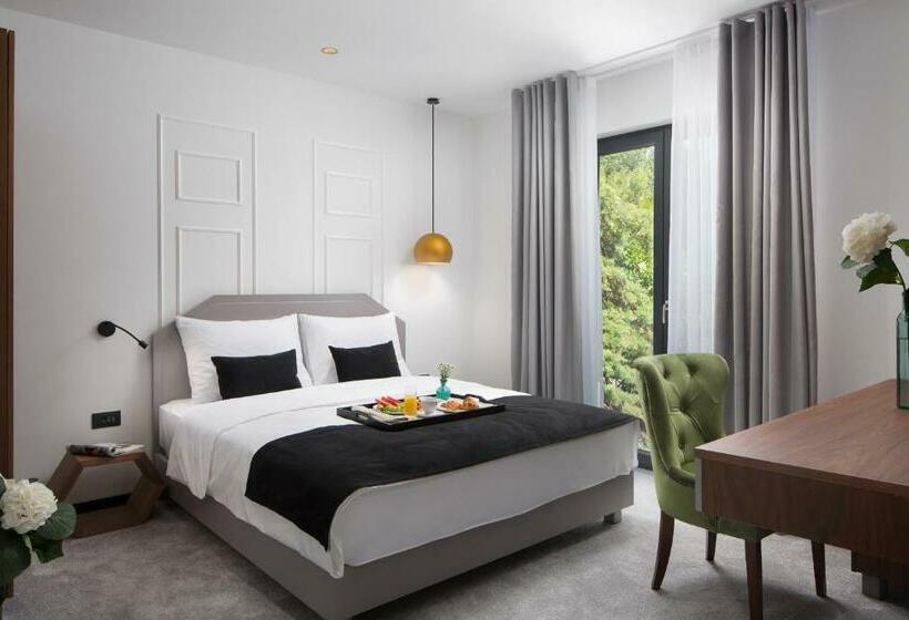 디럭스 룸, Delfin