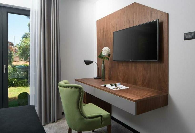 디럭스 룸, Delfin