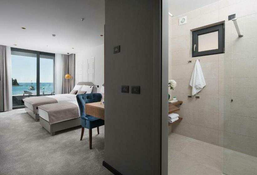 수피리어 트리플룸 바다 전망, Delfin