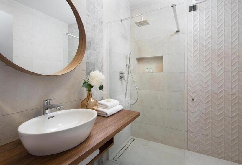 스탠다드 룸, Delfin