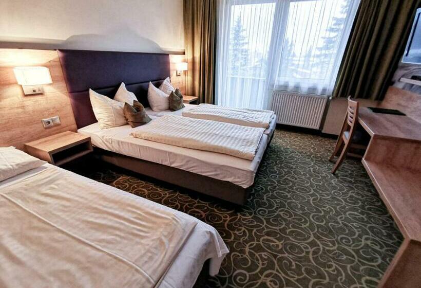 חדר סטנדרט לשלושה, Gasthof Schlossberghof