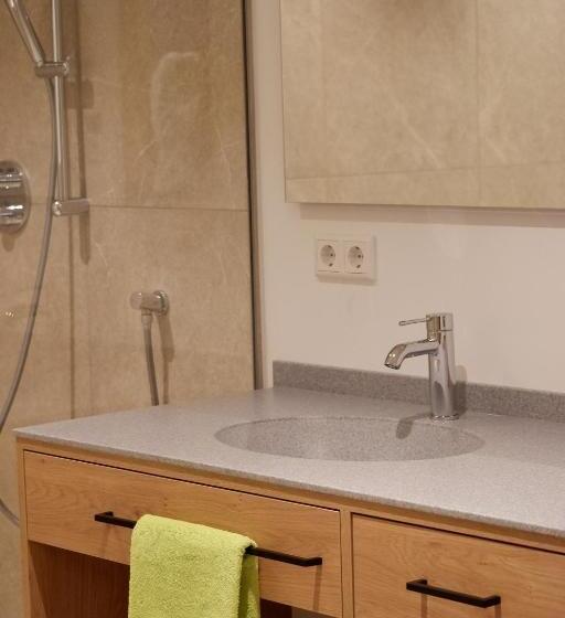 דירת חדר, Gasthof Schorn