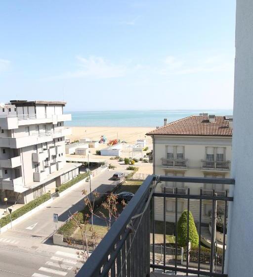 Четырехместный Номер Стандарт с Балконом, Giorg