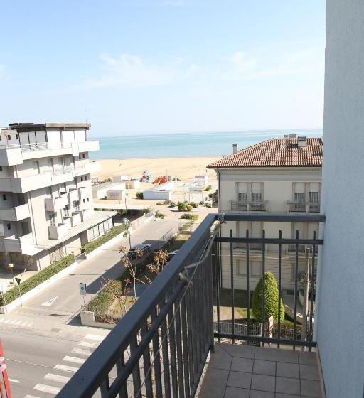 Четырехместный Номер Стандарт с Балконом, Giorg