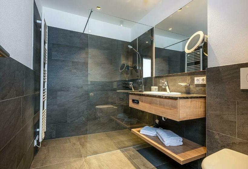 スタンダードトリプルルーム, Goldener Stern