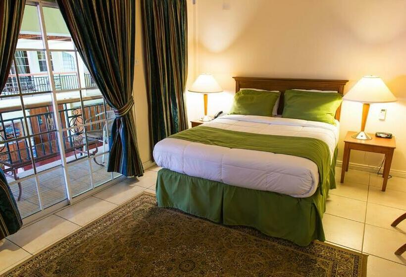 سوئیت با بالکن, Grand Coastal