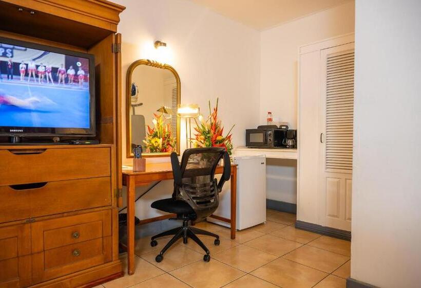 اتاق لوکس با تخت بزرگ, Grand Coastal