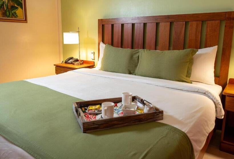 سوئیت با بالکن, Grand Coastal